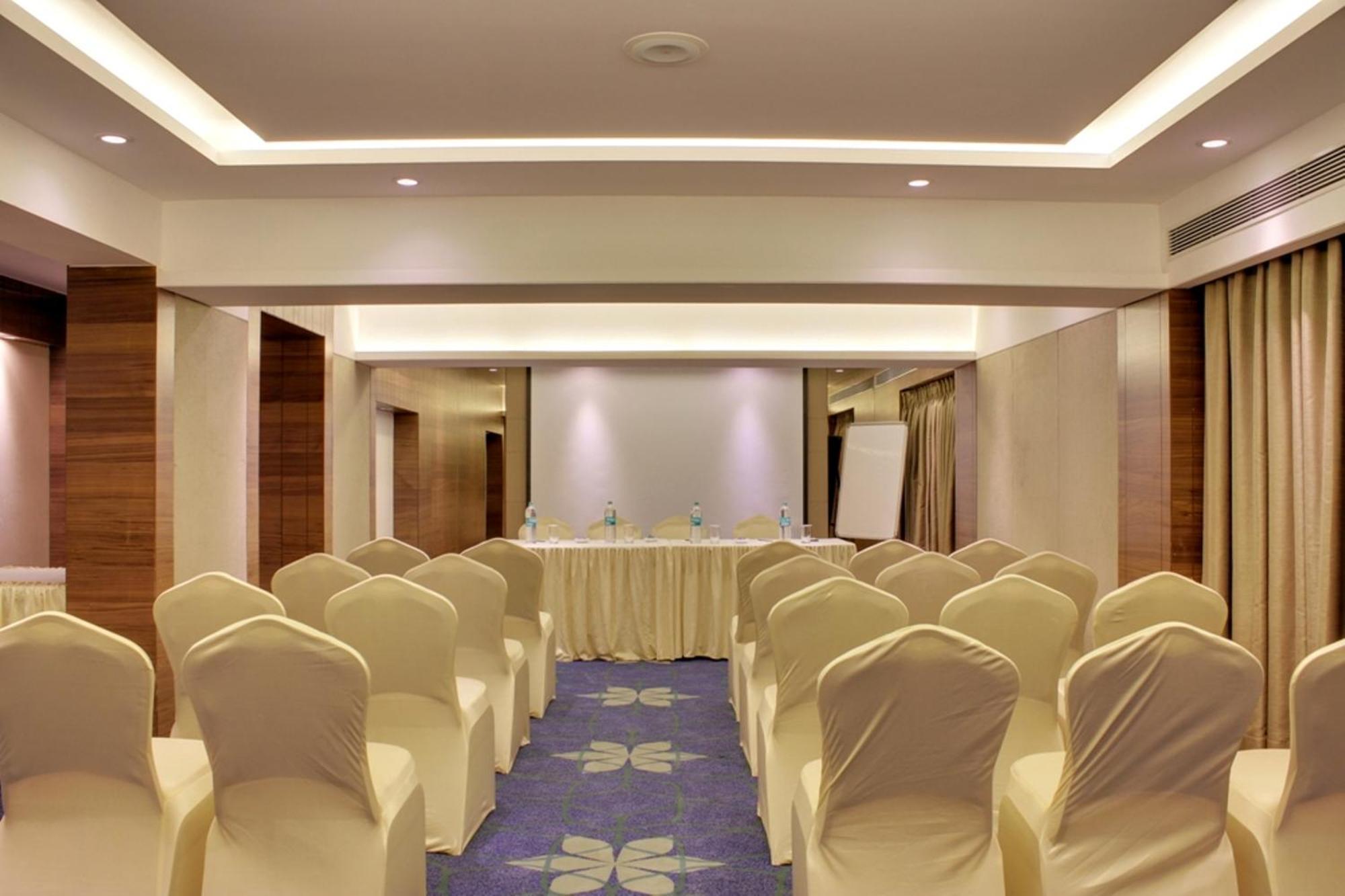 The Sahil Hotel Bombay Esterno foto