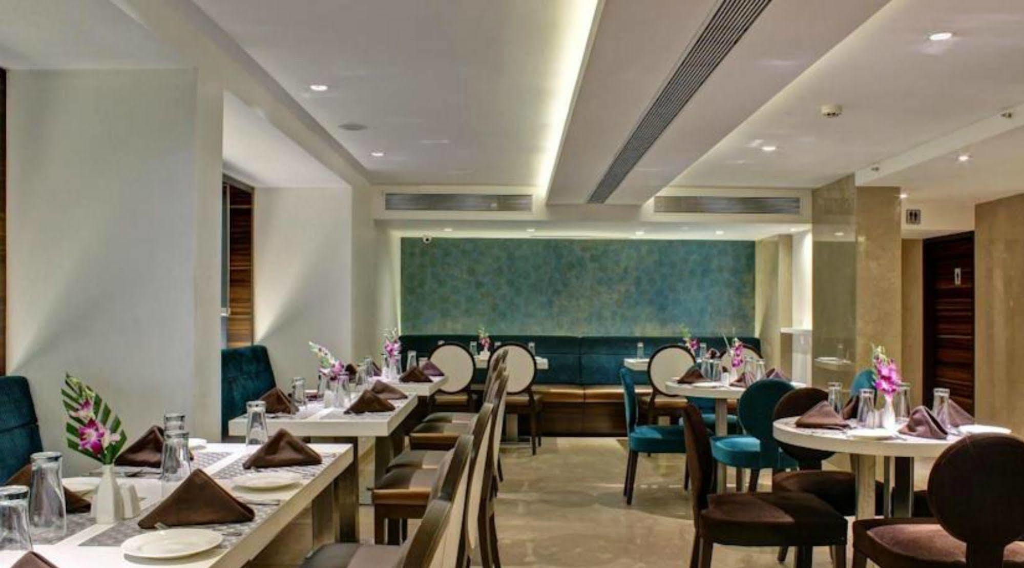 The Sahil Hotel Bombay Esterno foto