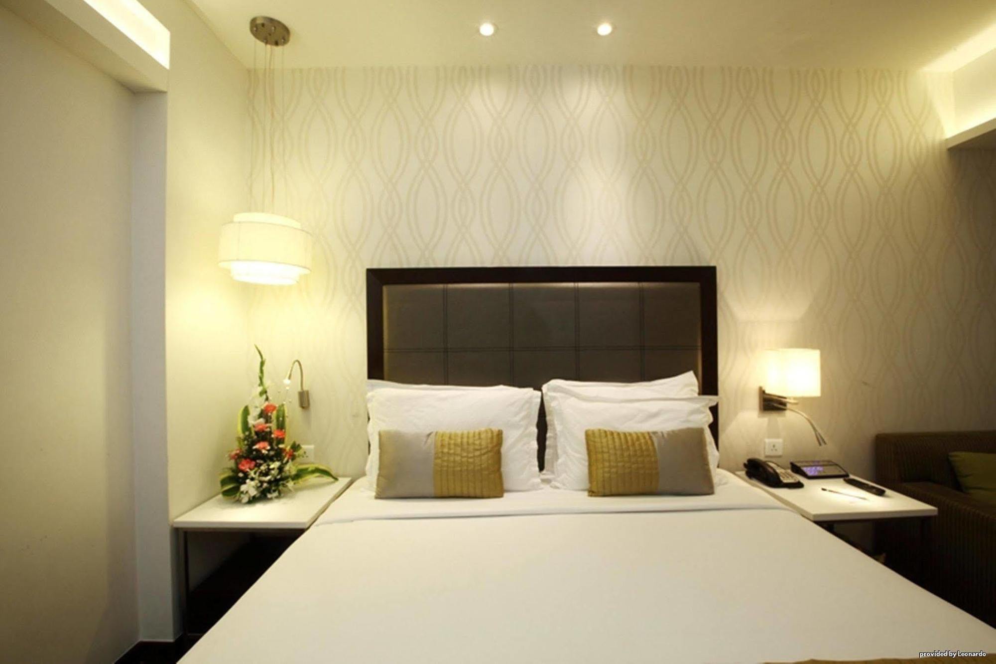 The Sahil Hotel Bombay Esterno foto